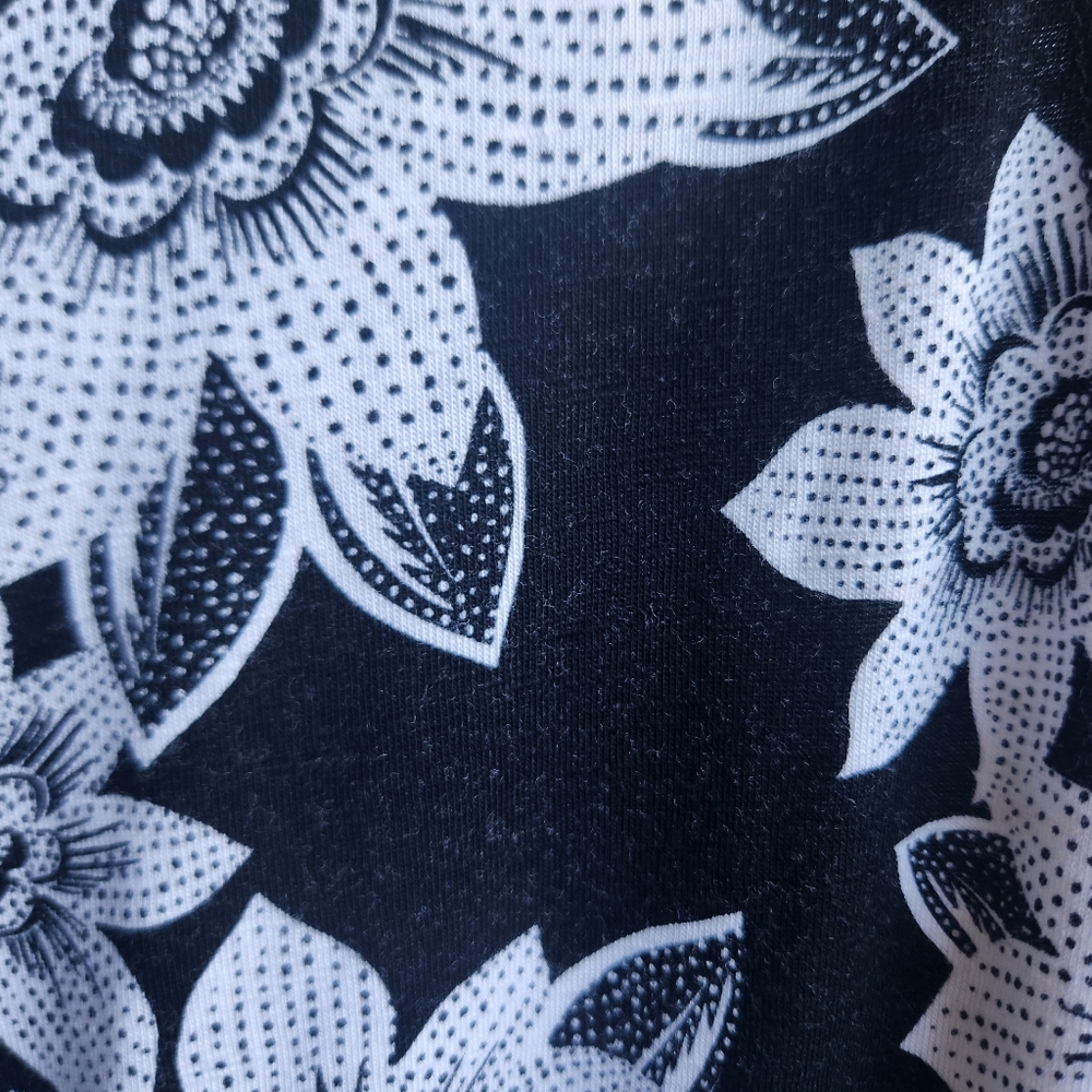 T by Talbots black and white floral dress. Drawstring waist. Pockets. Size MP - Picture 9 of 11